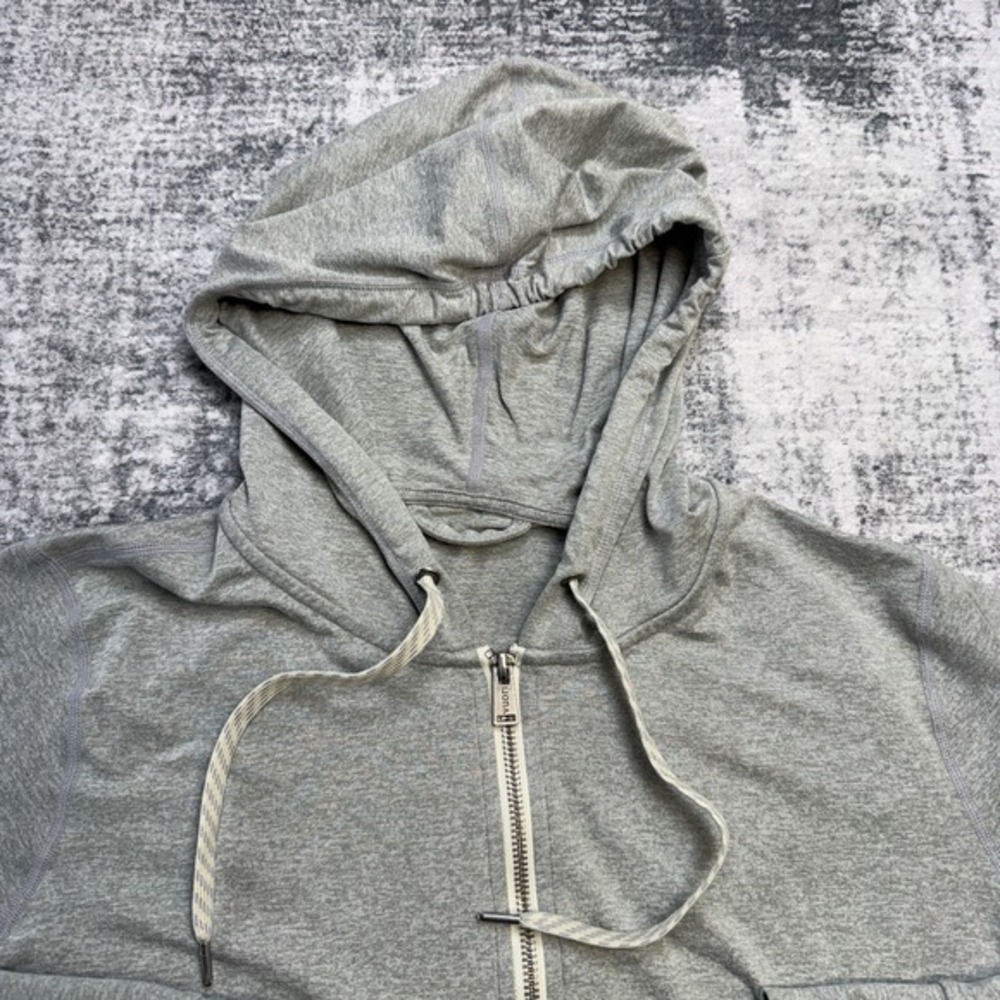 Vuori Halo Performance Hoodie 2.0 Womens XL Pale Heather Gray Dreamknit Full Zip - Picture 4 of 9